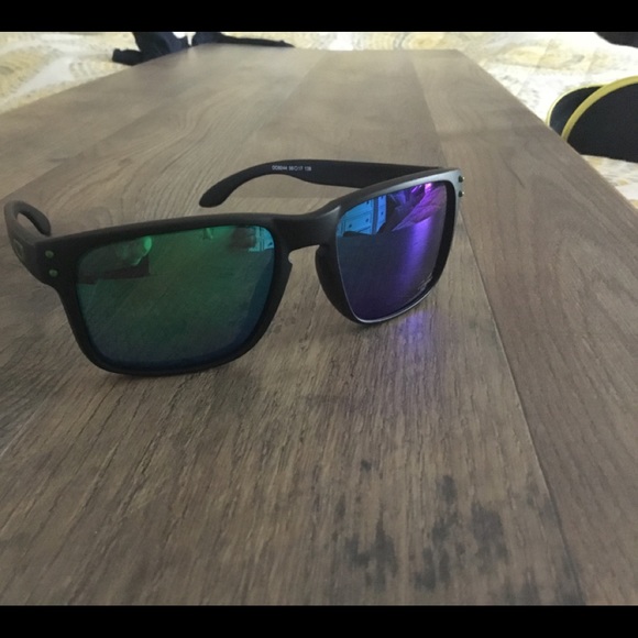Oakley sunglasses - Picture 4 of 5